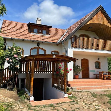 Villa Fuege Vendeghaz Lovas Exterior foto